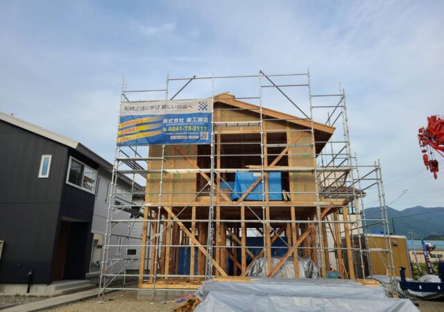 【南会津町 新築注文住宅】袖壁が映える高性能な住まい　上棟