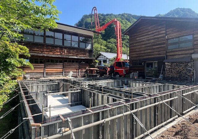 【金山町 新築注文住宅】大自然に佇むトライブリッドの住まい　立上りコンクリート打設
