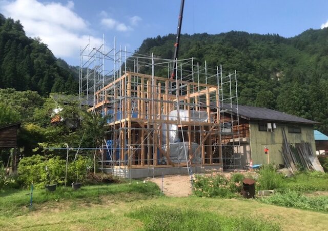 【金山町 新築注文住宅】大自然に佇むトライブリッドの住まい　建て方