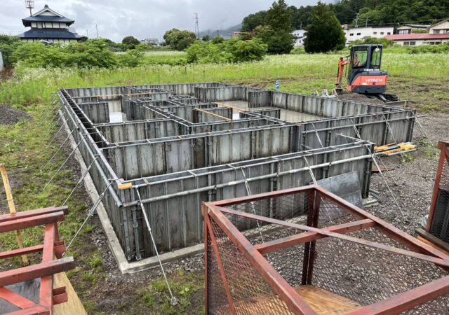 【南会津 新築注文住宅】鋼製型枠組立